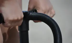 Jak napompować piłkę gimnastyczną bez błędów i frustracji