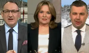 Trzech dziennikarzy i prezenterów TV Republika: mężczyzna w garniturze na tle Pałacu Prezydenckiego, kobieta w czarnej marynarce i mężczyzna w kamizelce na tle zimowego krajobrazu.