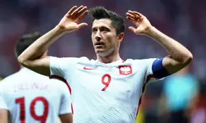 Ile zarabia piłkarz w 1 lidze polskiej? Zaskakujące fakty o wynagrodzeniach