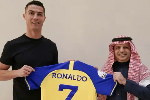 CR7 ile zarabia? Zaskakujące fakty o dochodach Ronaldo w Al-Nassr