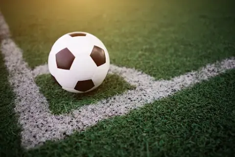 Zimowe okno transferowe 2026: Kto opuści Ekstraklasę w ostatniej chwili?