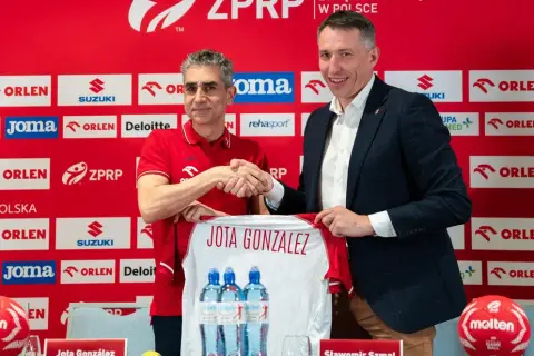 Kto jest trenerem polskich piłkarzy ręcznych? Poznaj jego osiągnięcia