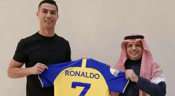 CR7 ile zarabia? Zaskakujące fakty o dochodach Ronaldo w Al-Nassr