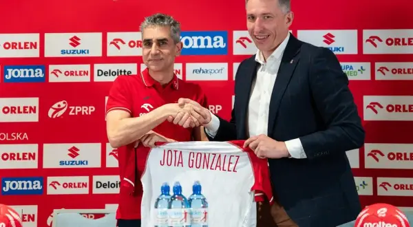 Kto jest trenerem polskich piłkarzy ręcznych? Poznaj jego osiągnięcia