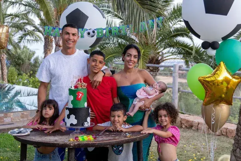 Imiona dzieci Ronaldo: poznaj ich imiona i daty urodzenia