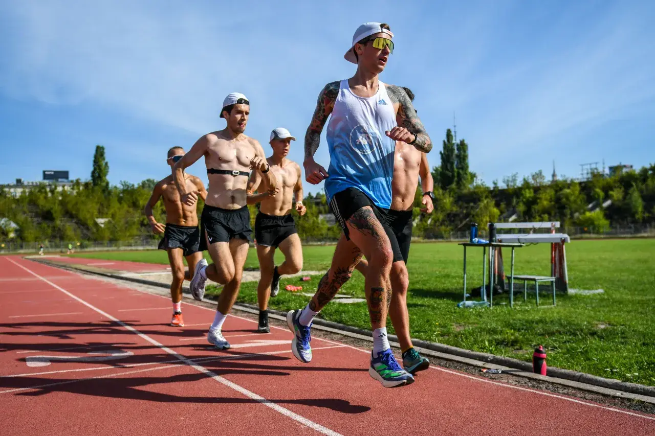 Bieżnia ile ma metrów? Odkryj długość toru lekkoatletycznego 400 m