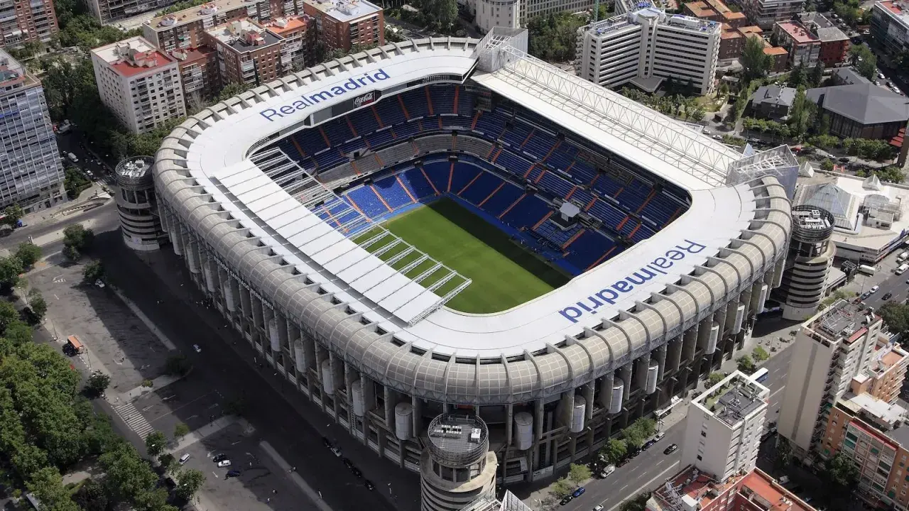 Stadion Santiago Bernabéu, dom Realu Madryt, dumy Hiszpanii.